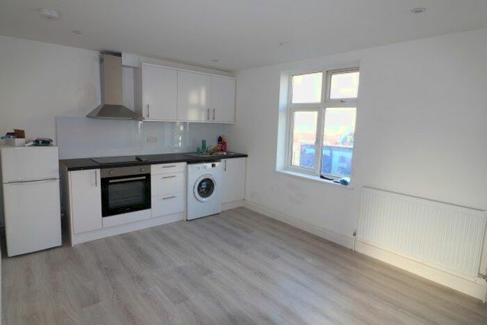 1 Bedroom Flat To Rent In Elm Park Avenue, Hornchurch RM12