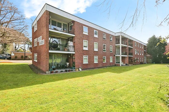 2 Bedroom Flat For Sale In Rectory Gardens, Birmingham, B36