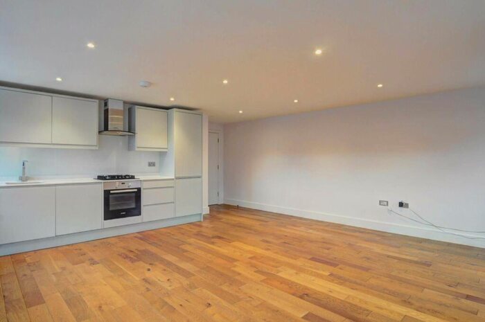 2 Bedroom Apartment To Rent In Claremont Place, Chinnor, OX39