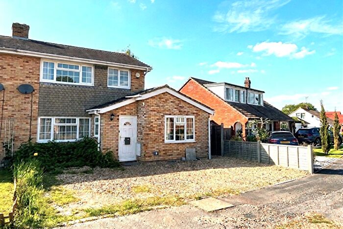 4 Bedroom Semi-Detached House For Sale In Bow Grove, Sherfield-On-Loddon, Hook, Hampshire, RG27