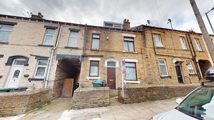 2 Bedroom Terraced House To Rent In St Stephens Road, Bradford, BD5