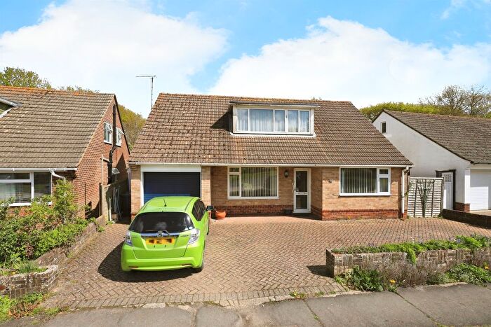 4 Bedroom Bungalow For Sale In The Drive, Hailsham, BN27