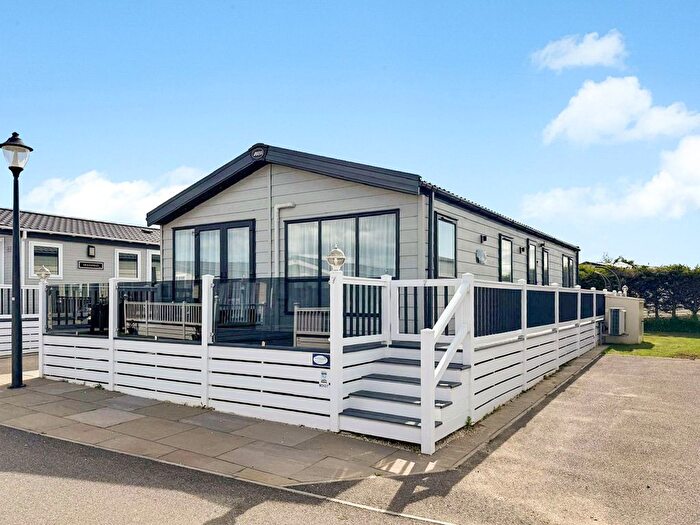 2 Bedroom Mobile/park Home For Sale In Shottendane Road, Birchington, CT7