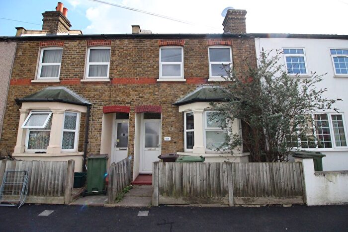 3 Bedroom Cottage To Rent In Longfellow Road, Worcester Park, KT4