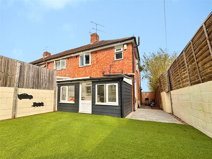 3 Bedroom End Terrace House For Sale In Thirlmere Avenue, Tilehurst, Reading, RG30