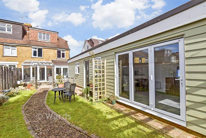 5 Bedroom Semi Detached House For Sale In Plains Avenue, Maidstone, Kent, ME15