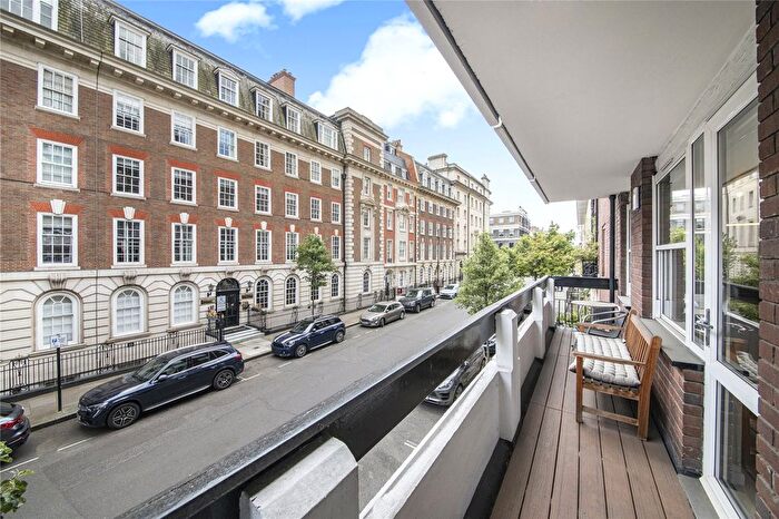 3 Bedroom Flat To Rent In Weymouth Street, Marylebone, London, W1W