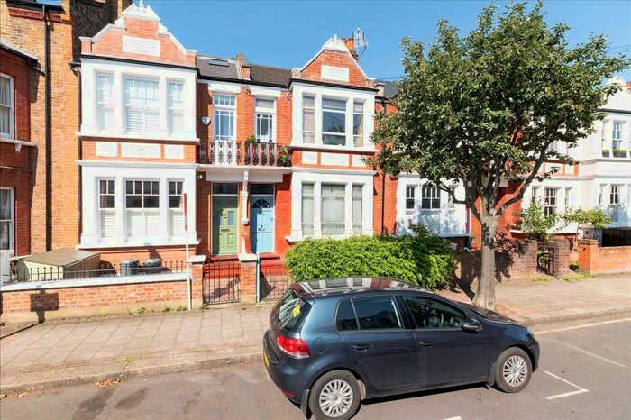 Studio To Rent In Mexfield Road, London, SW15
