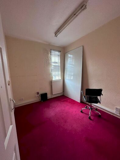Land To Rent In Oakfield Road, Ilford, IG1