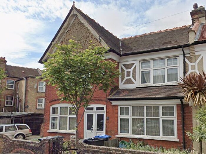 3 Bedroom Semi-detached House For Sale In Malvern Road, Thornton Heath, Surrey, CR7