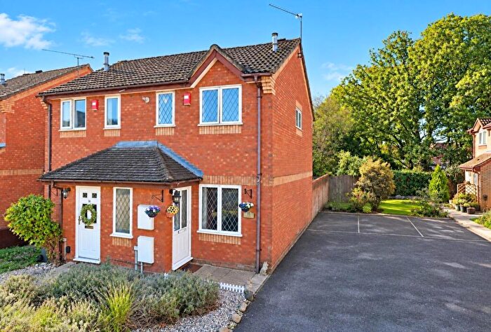 2 Bedroom Semi Detached House For Sale In Lea Court, Farnham, GU9