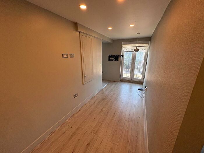 1 Bedroom Flat To Rent In Howard Close, Waltham Abbey, EN9