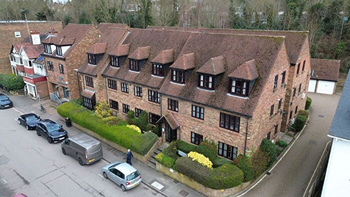 2 Bedroom Flat For Sale In Chorleywood, Hertfordshire, WD3