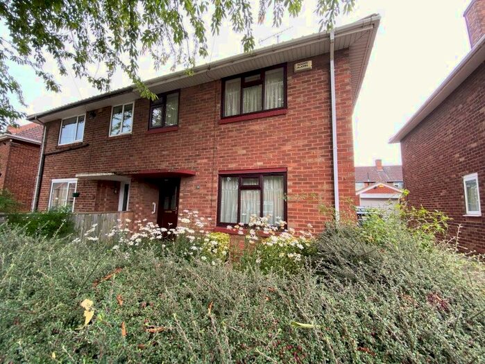 3 Bedroom Semidetached House For Sale In Cavendish Road, Beechwood