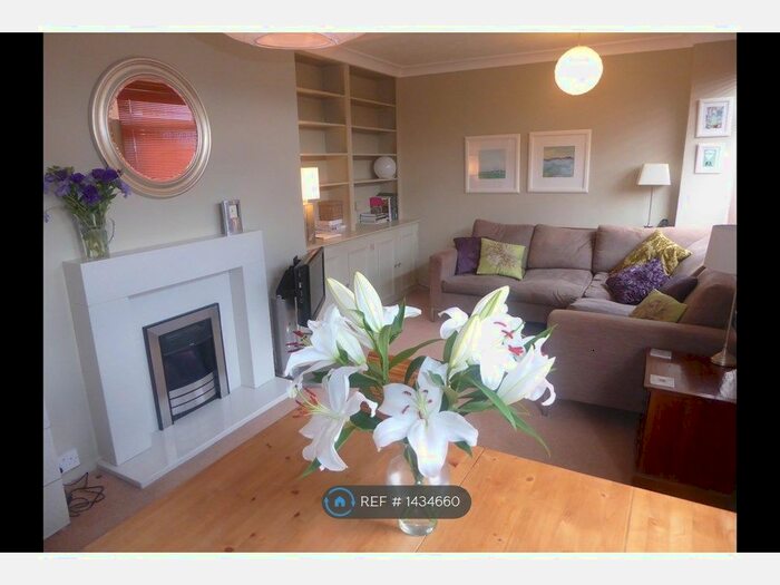 2 Bedroom Flat To Rent In Lacy Road, Putney, SW15