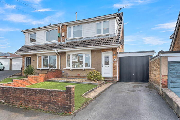 3 Bedroom Semi Detached House For Sale In Red Spar Road, Burnley, BB10