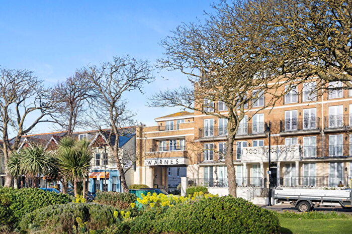 2 Bedroom Apartment For Sale In The Warnes, Steyne Gardens, Worthing, BN11