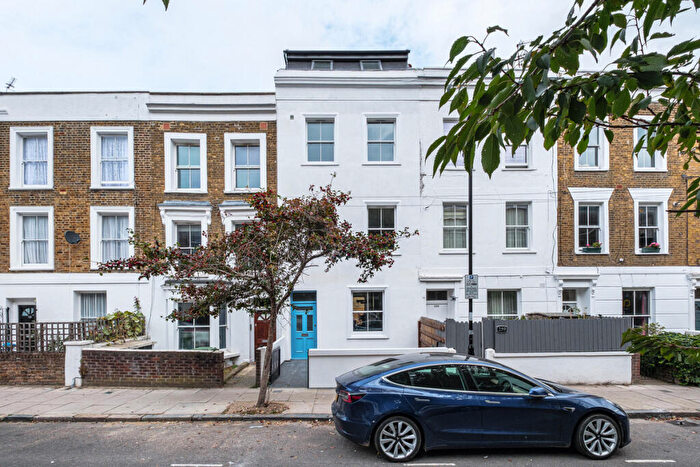 4 Bedroom Terraced House For Sale In Sussex Way, London, N19