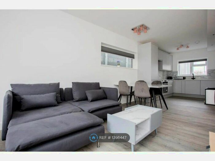 2 Bedroom Flat To Rent In Perryn Road, London, W3