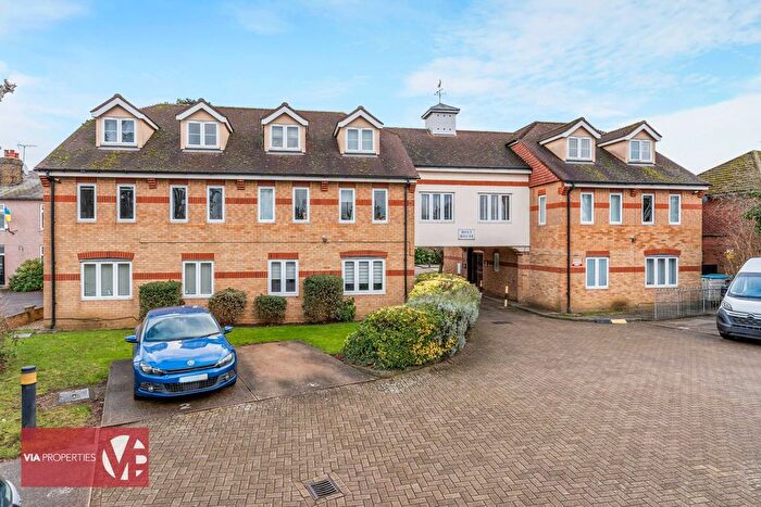 1 Bedroom Flat For Sale In Flamstead End Road, Waltham Cross, EN8