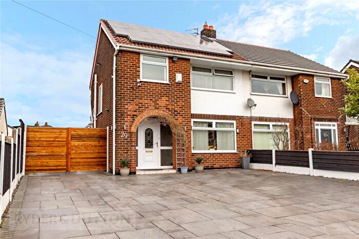 3 Bedroom Semi-Detached House For Sale In Boardman Fold Road, Alkrington, Middleton, Manchester, M24
