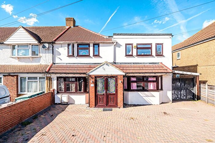 5 Bedroom Property To Rent In Riverdale Road, Hanworth, TW13