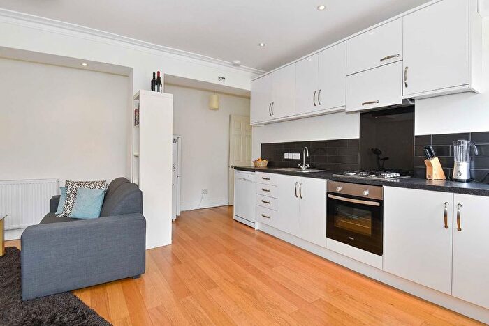 1 Bedroom Flat To Rent In Wyatt Park Road, London, SW2