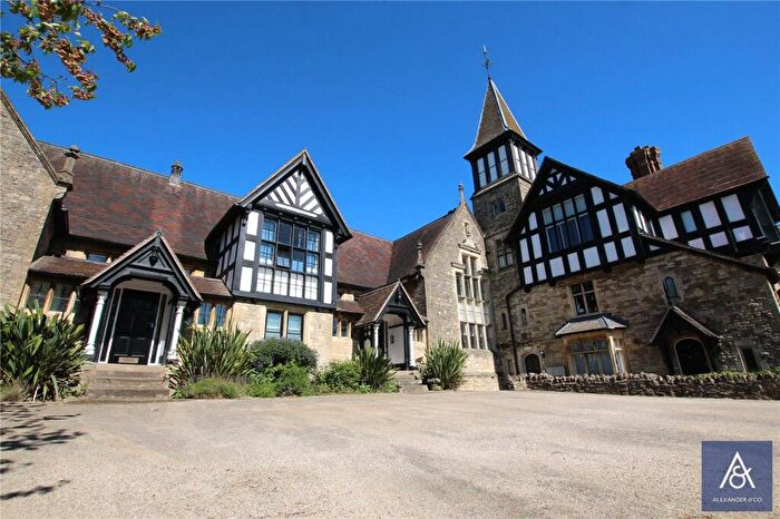2 Bedroom Flat To Rent In High Street, Brackley, Northamptonshire, NN13