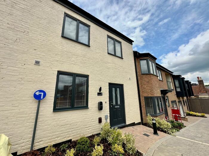 2 Bedroom House To Rent In Denmark Place, Tring, HP23