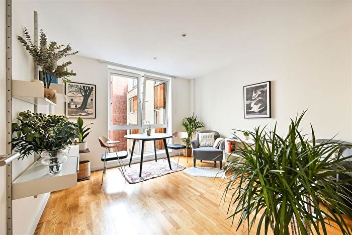 1 Bedroom Flat For Sale In Hosier Lane, London, EC1A