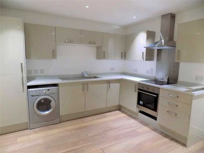 2 Bedroom Flat To Rent In Manor House, London Road, Blackwater, GU17