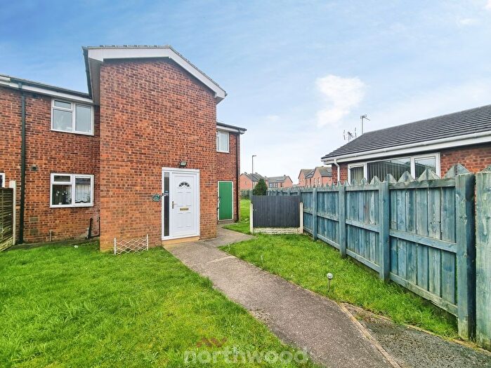 4 Bedroom End Of Terrace House For Sale In Borrowdale Close, Carcroft, Doncaster, DN6