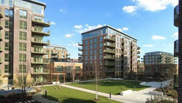 3 Bedroom Flat To Rent In Cairncross House, SE3