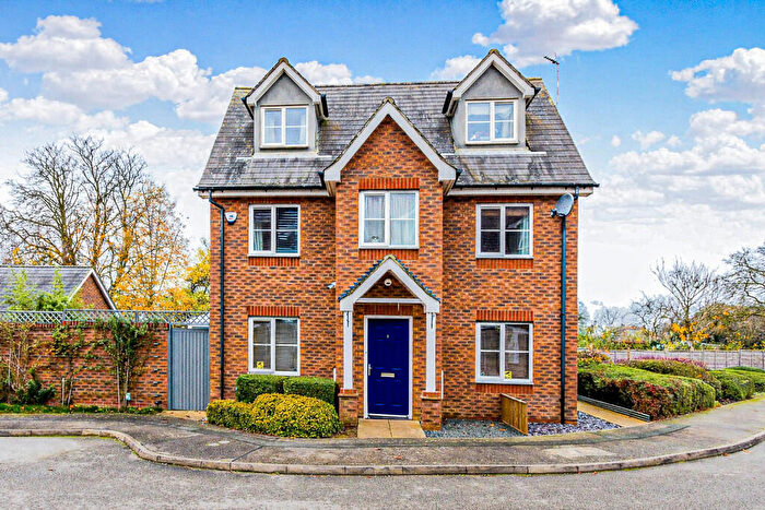 4 Bedroom Semi-Detached House For Sale In Mansfield Way, Irchester, NN29