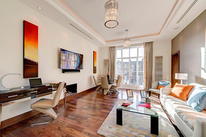 2 Bedroom Flat For Sale In Eaton Square, Belgravia, London, United Kingdom, SW1W