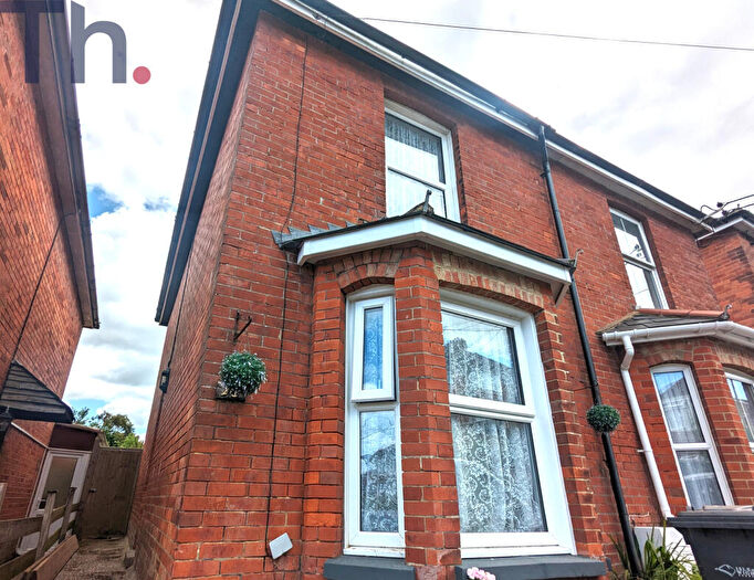 2 Bedroom Semi Detached House For Sale In Carisbrooke, Isle Of Wight, PO30