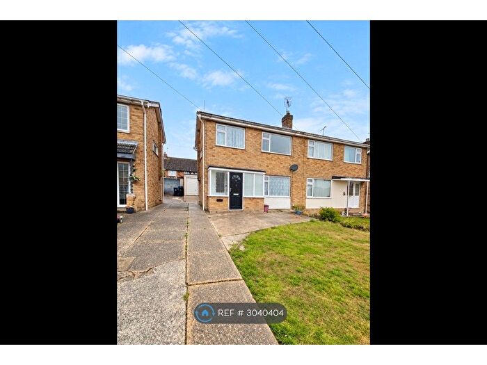 3 Bedroom Semi Detached House To Rent In The Vineway, Harwich, CO12
