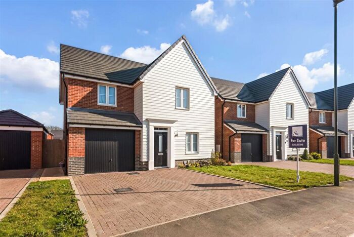 4 Bedroom Detached House For Sale In Bittern Avenue, Yapton, BN18