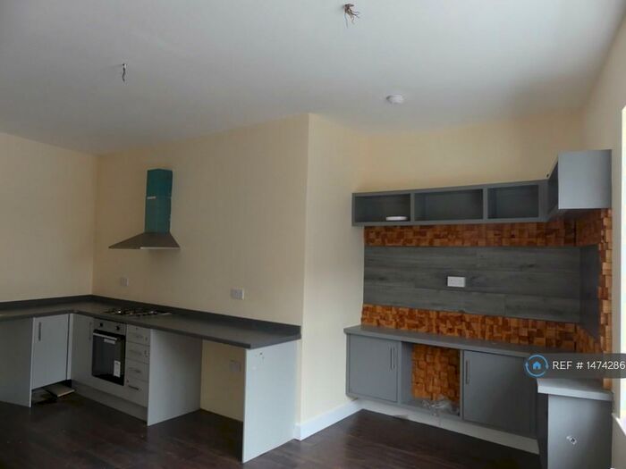 2 Bedroom Flat To Rent In St. James's Street, Burnley, BB11