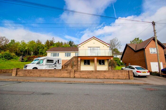 3 Bedroom Detached House For Sale In Merthyr Road, Tafarnaubach, NP22