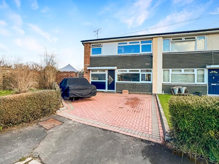 3 Bedroom Semi-Detached House For Sale In Queens Gardens, Panfield, Braintree, CM7