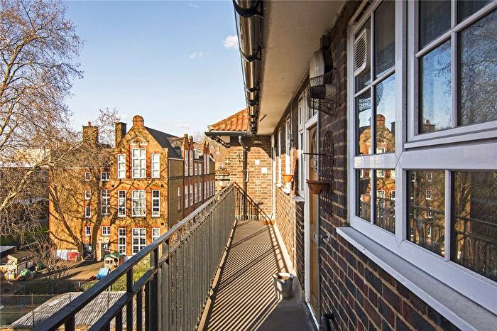 3 Bedroom Flat For Sale In Follingham Court, Drysdale Place, London, N1