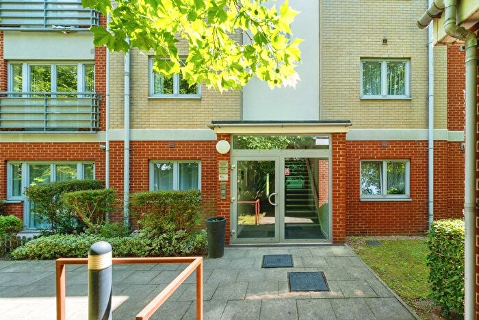 1 Bedroom Property For Sale In Hawker Place, London, E17