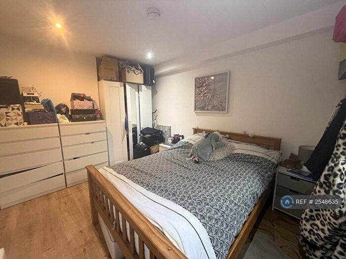 1 Bedroom Flat To Rent In Fosse Road North, Leicester, LE3