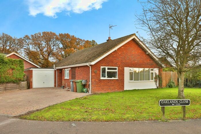 3 Bedroom Detached Bungalow For Sale In Oaklands Close, Halvergate, Norwich, NR13