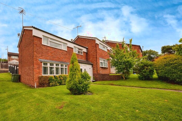 3 Bedroom End Of Terrace House For Sale In Crofters Hill, Droitwich, WR9