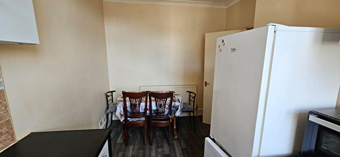 1 Bedroom Flat To Rent In Canning Town, London, E16