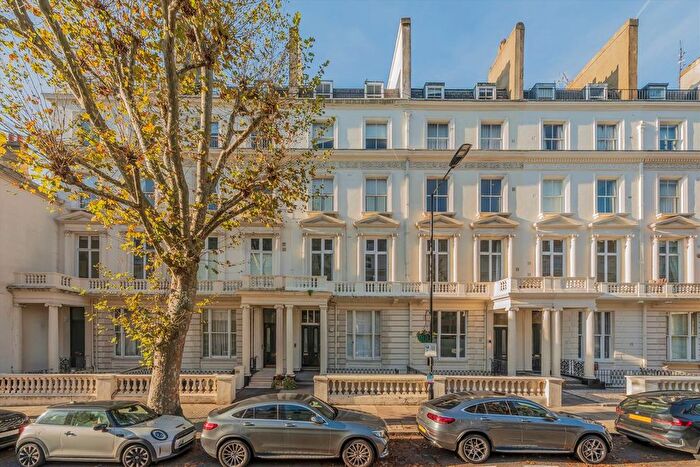 3 Bedroom Flat For Sale In Warrington Crescent, Little Venice, W9