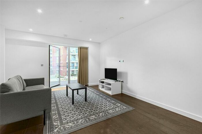 2 Bedroom Apartment To Rent In Lanchester Way, London, SW11