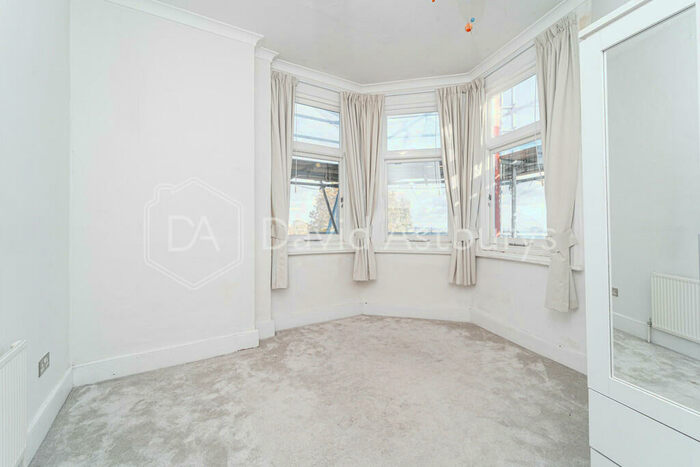 2 Bedroom Apartment To Rent In Tottenham Lane, London, N8